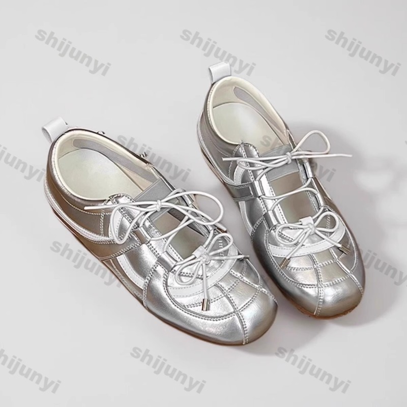 Sepatu Sneakers Wanita Terbaru - Crossfit Hard ulasan dan harga